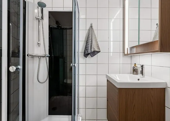 With 2 Bedrooms And Balcony * Берген