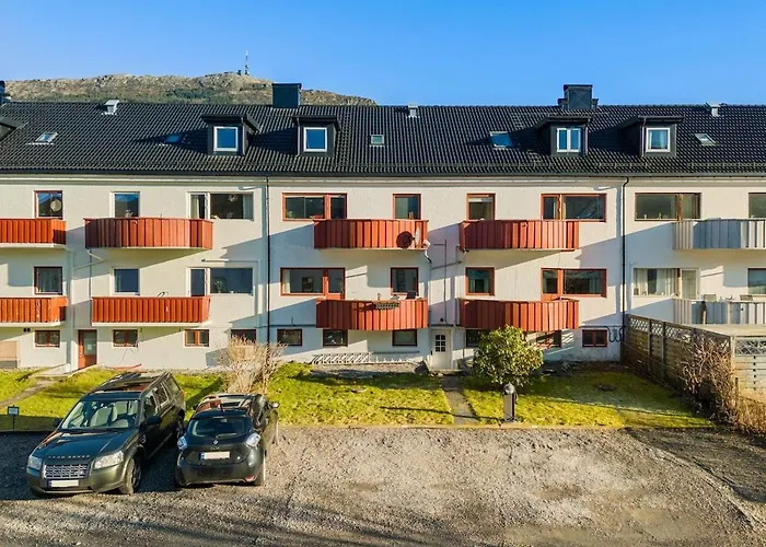With 2 Bedrooms And Balcony * Берген