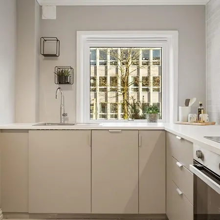 With 2 Bedrooms And Balcony Апартаменти *