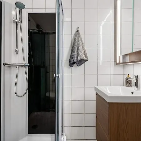 With 2 Bedrooms And Balcony * Берген