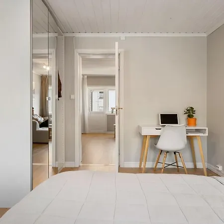 With 2 Bedrooms And Balcony *