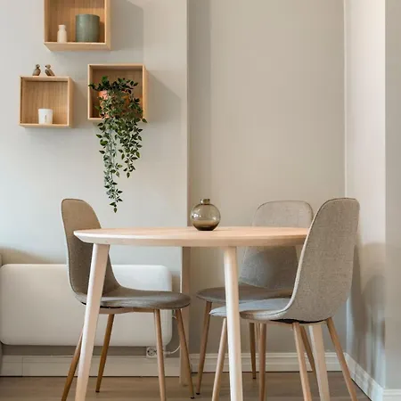 With 2 Bedrooms And Balcony Appartamento *