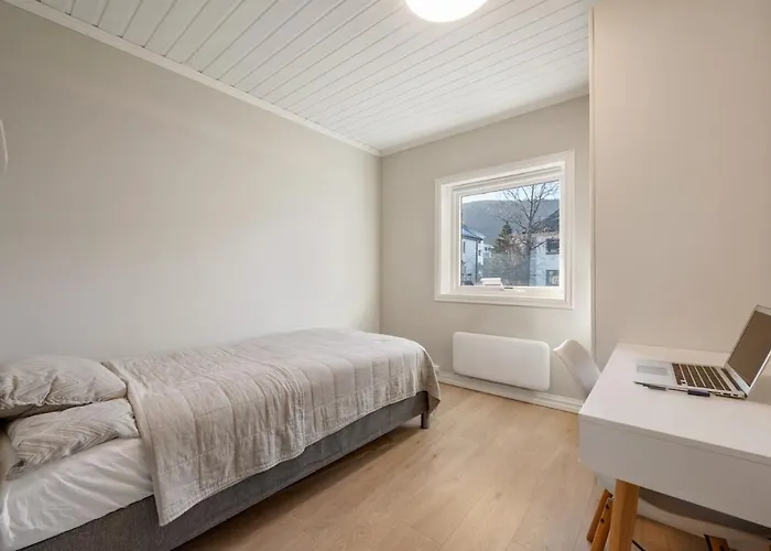 With 2 Bedrooms And Balcony Apartament *