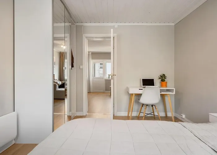 With 2 Bedrooms And Balcony *