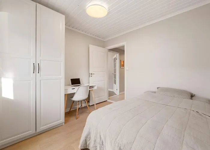 With 2 Bedrooms And Balcony Apartment Bergen